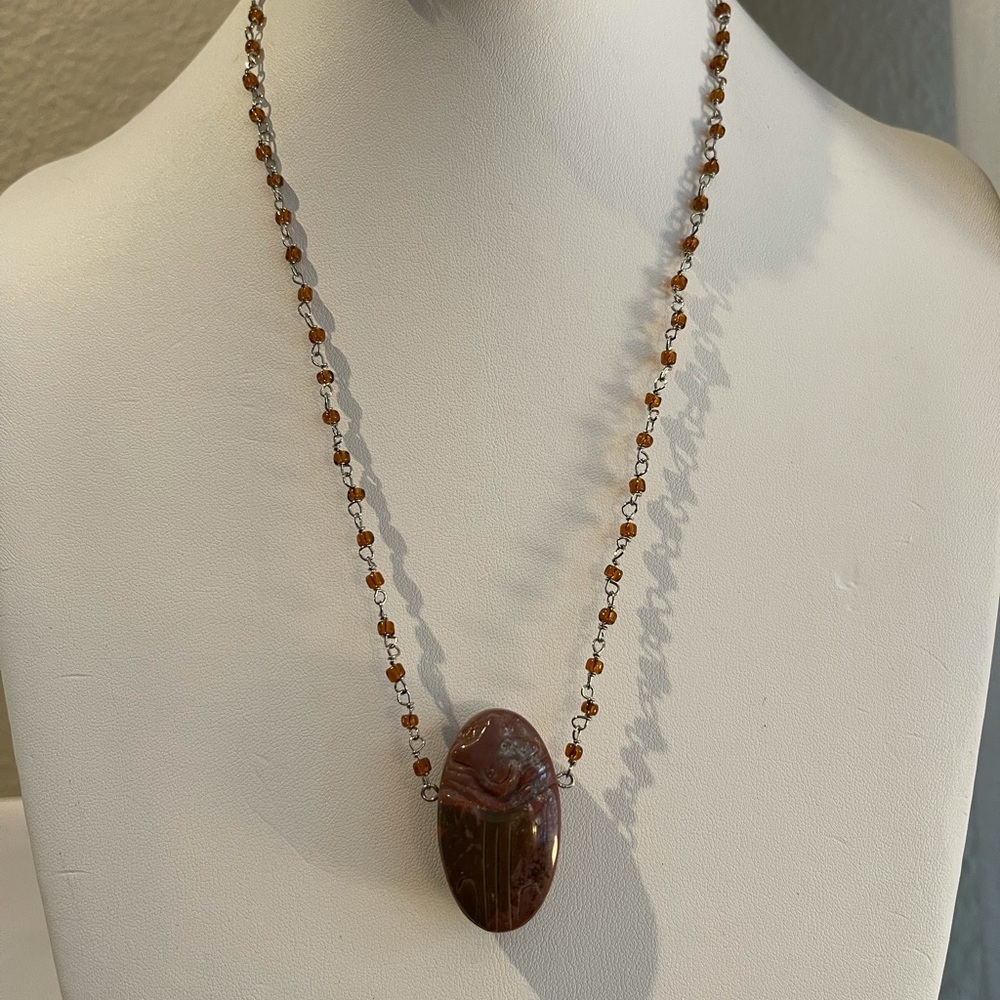 Carved jasper scarab crystal glass pendant - Picture 4 of 4